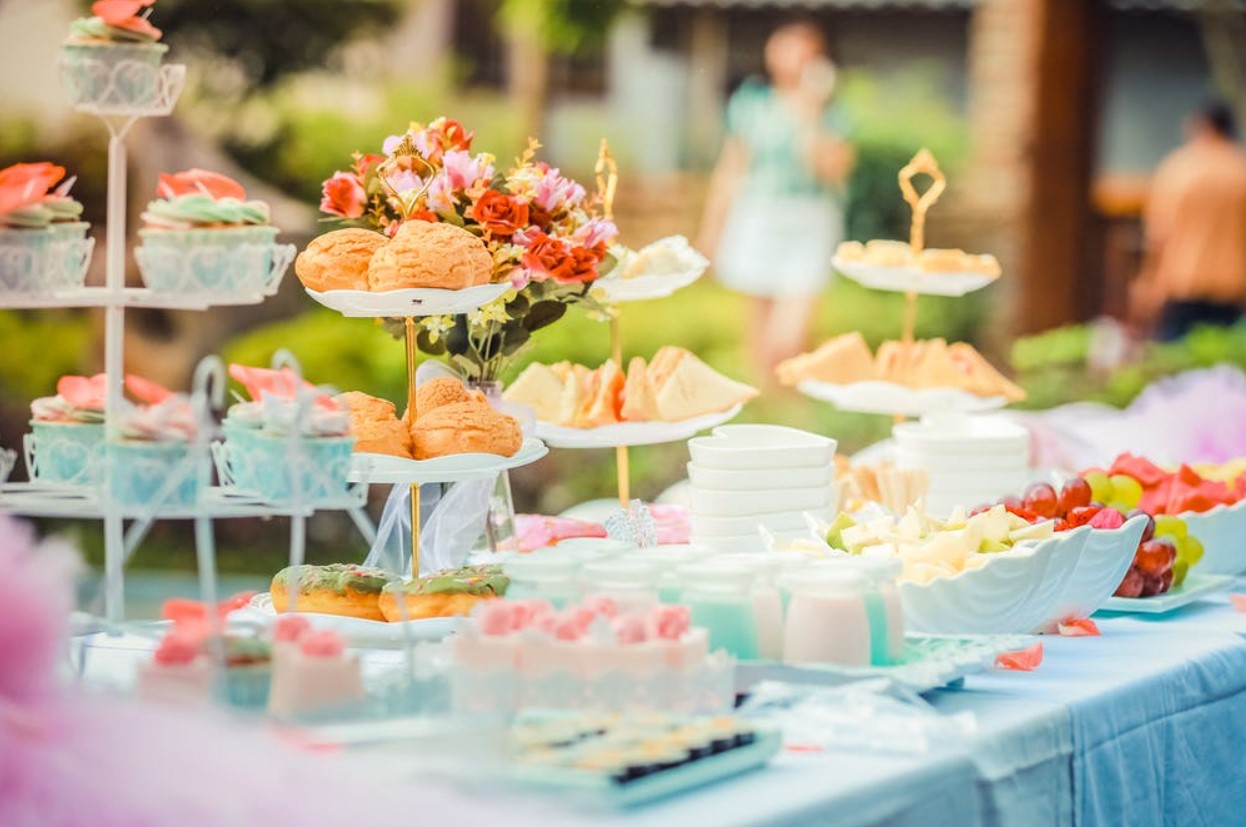 5 Smart Ways to Save Money on Your Wedding Catering