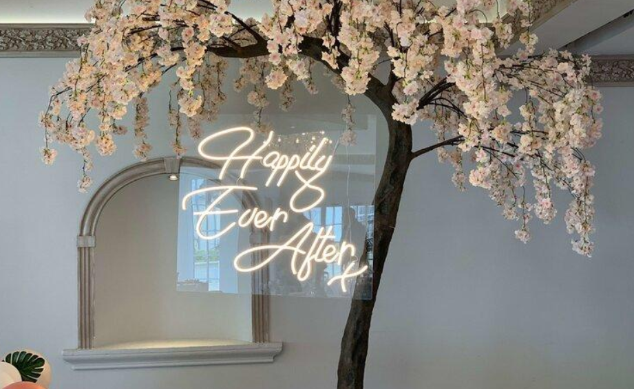 Best Neon Sign Ideas for Your Wedding