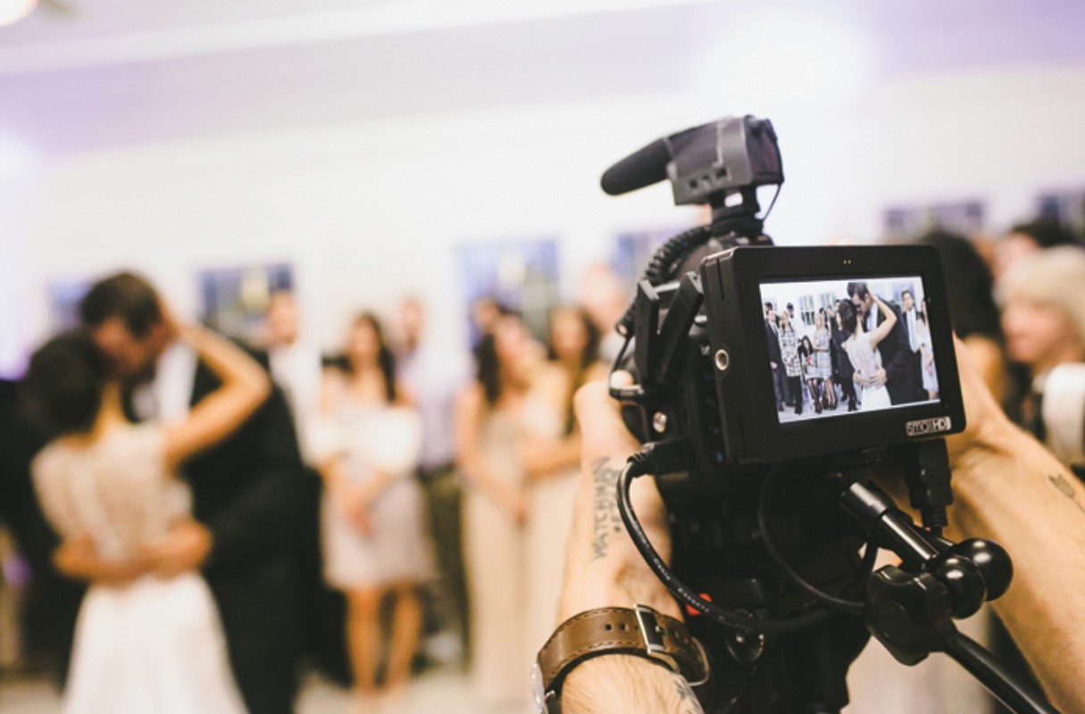 Wedding Videography Guidelines: 5 Reception Lighting Tips