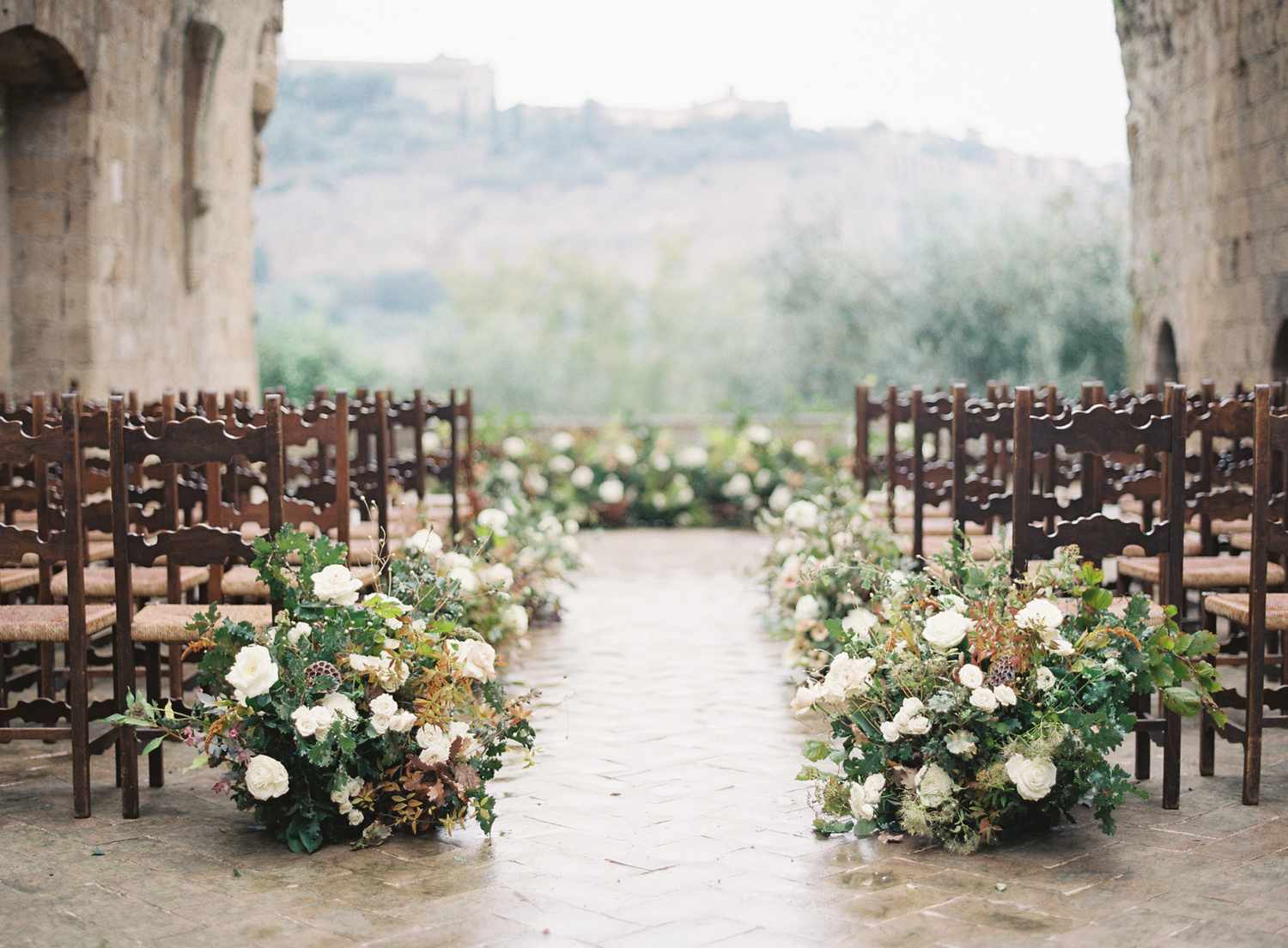 Why You Need A Florist For Your Wedding
